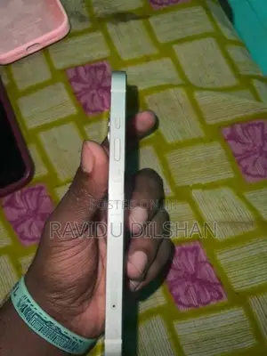 Apple iPhone 13 (Used)