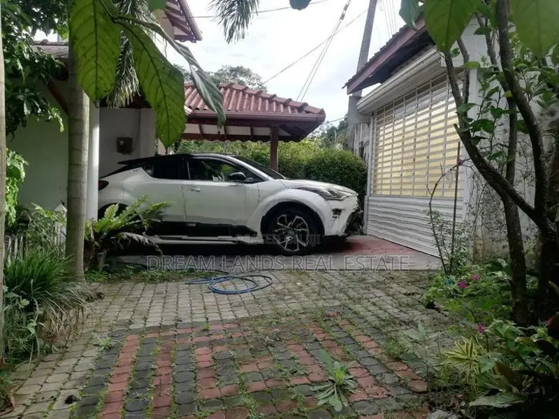 4BED HOUSE FOR SALE IN KANDY (SP1381)