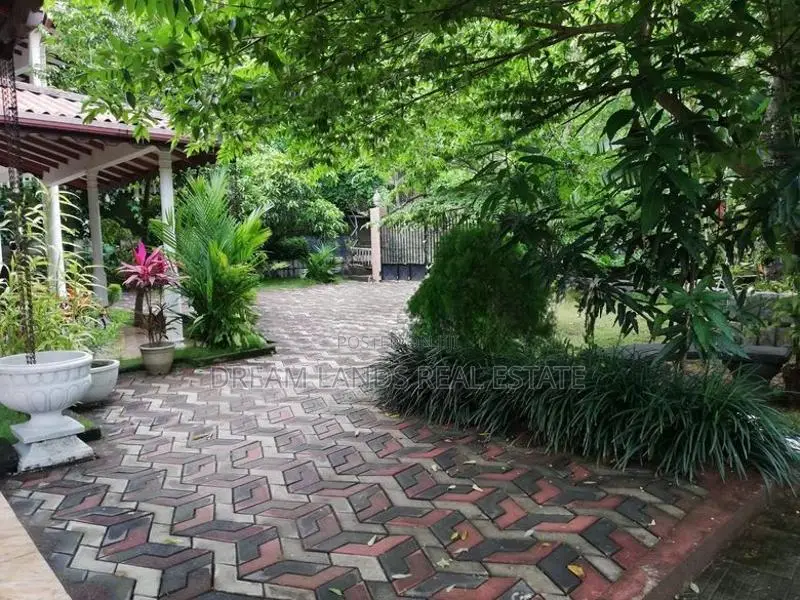 4BED HOUSE FOR SALE IN KANDY (SP1381)