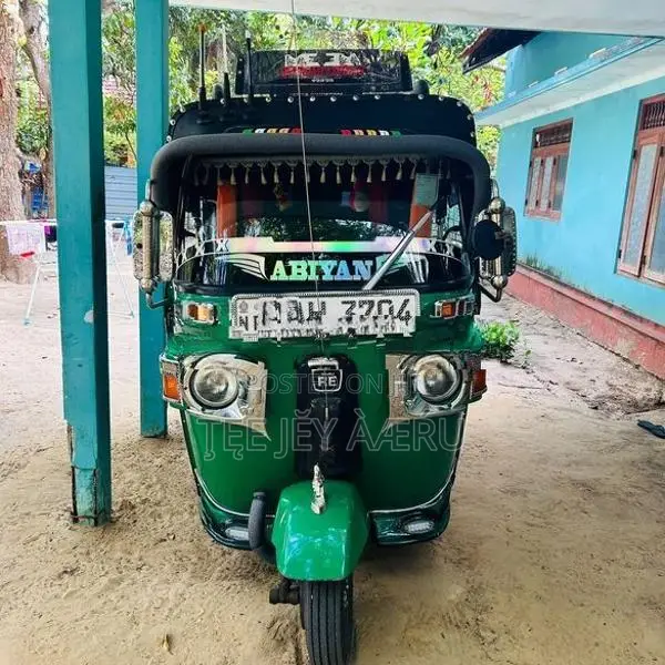 Bajaj RE 2013
