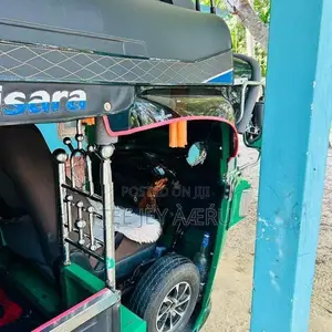 Bajaj RE 2013