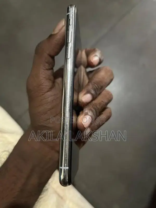 Apple iPhone X (Used)