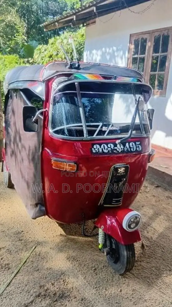 Bajaj RE 2000