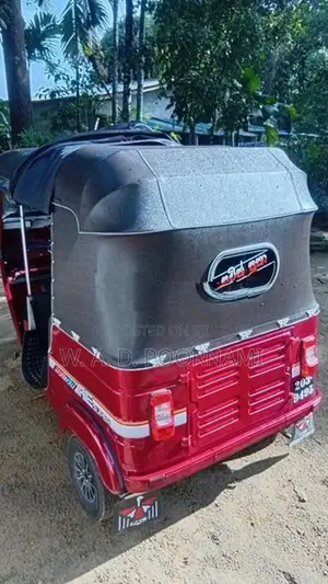 Bajaj RE 2000