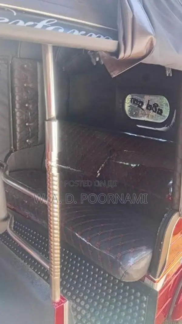 Bajaj RE 2000