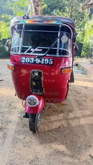 Bajaj RE 2000
