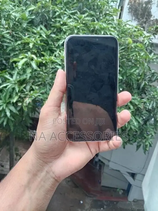 Apple iPhone 11 (Used)