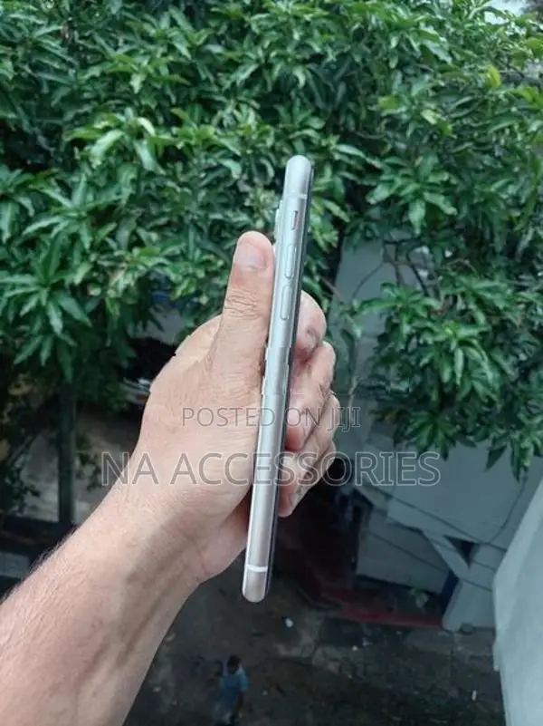 Apple iPhone 11 (Used)
