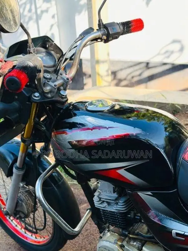 Bajaj CT100 2005