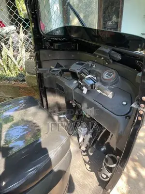 Bajaj RE 2016