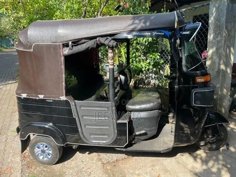 Bajaj RE 2016