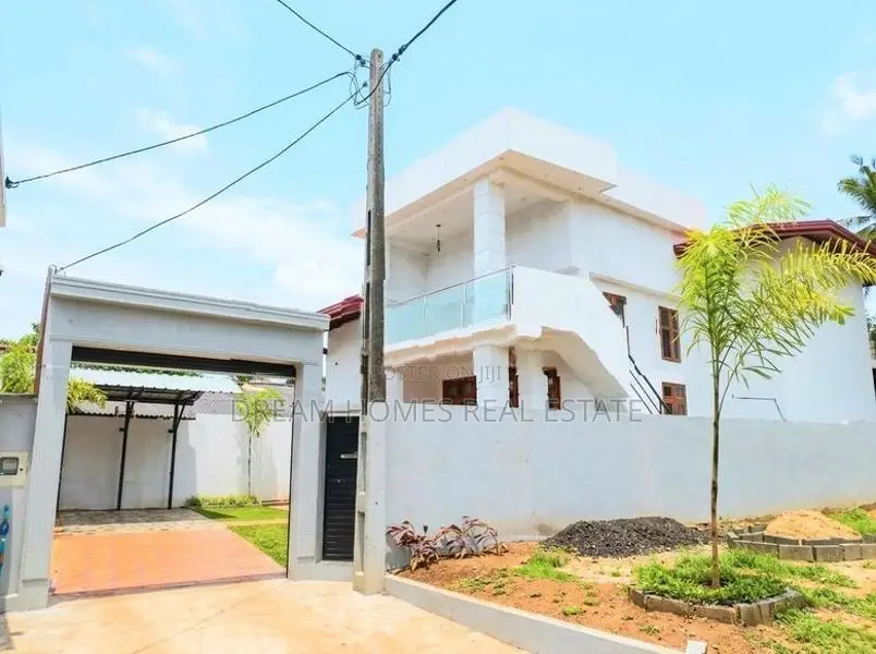 House For Sale In Polgasowita With 9.5 Perches Of Land