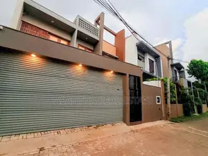 BRAND NEW ARCHITECT-DESIGNED MODERN LUXURY RESIDENCE IN DEHIWELA