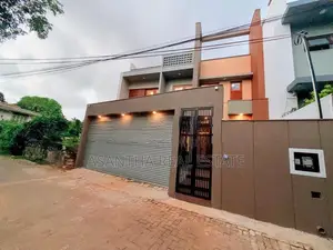 BRAND NEW ARCHITECT-DESIGNED MODERN LUXURY RESIDENCE IN DEHIWELA