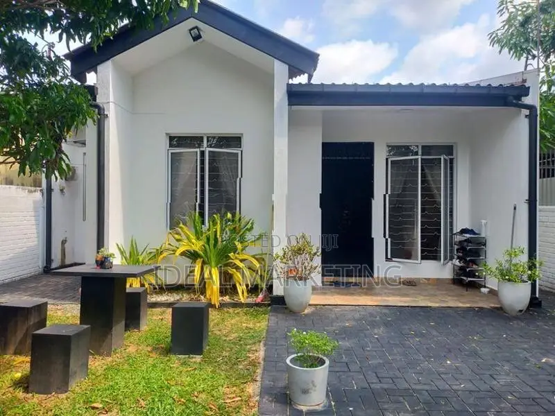 3 Bedroom House for Sale - Ekala, Nivasipura (EM1232)