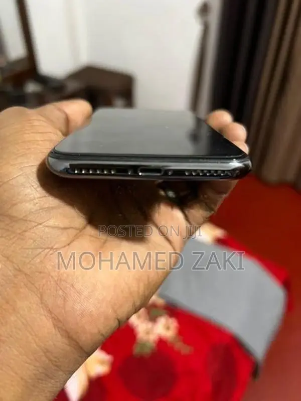 Apple iPhone X (Used)