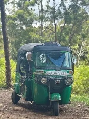 Bajaj RE 2016