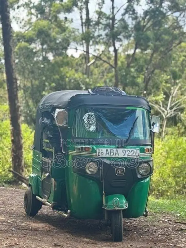 Bajaj RE 2016