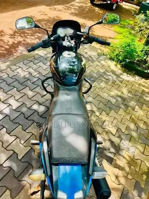 Bajaj Pulsar 180 2012