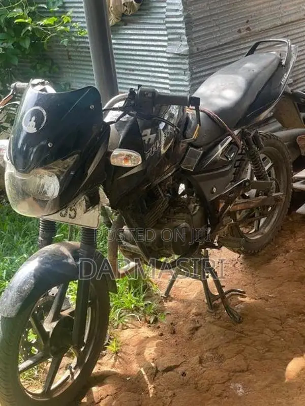 Bajaj Pulsar 150 2005