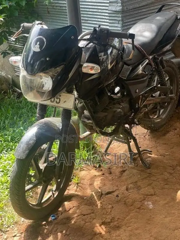 Bajaj Pulsar 150 2005