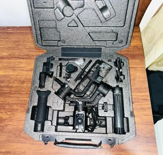 Sony A6400 Mirrorless Camera With Gimble Lens