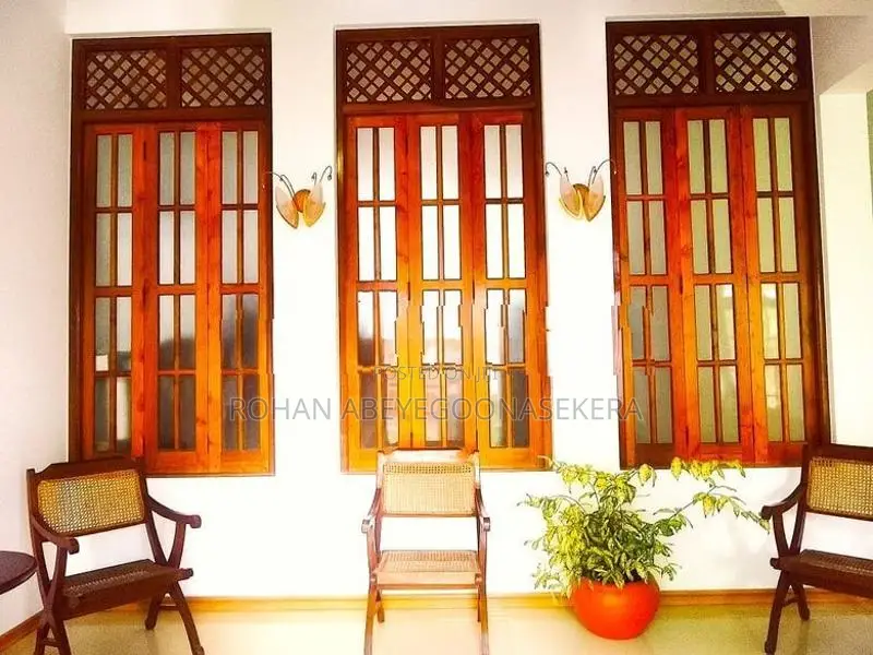 6 Bedroomed Spacious Luxury House In Kohuwala