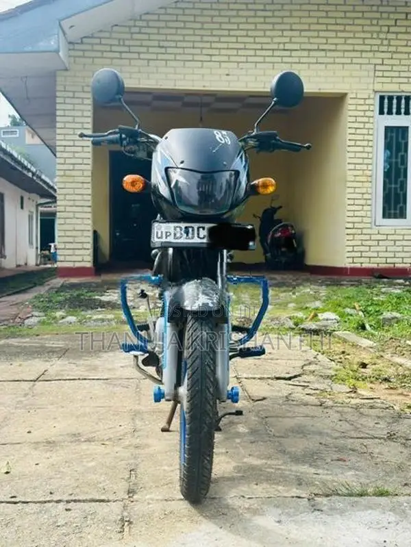 Bajaj CT100 2015