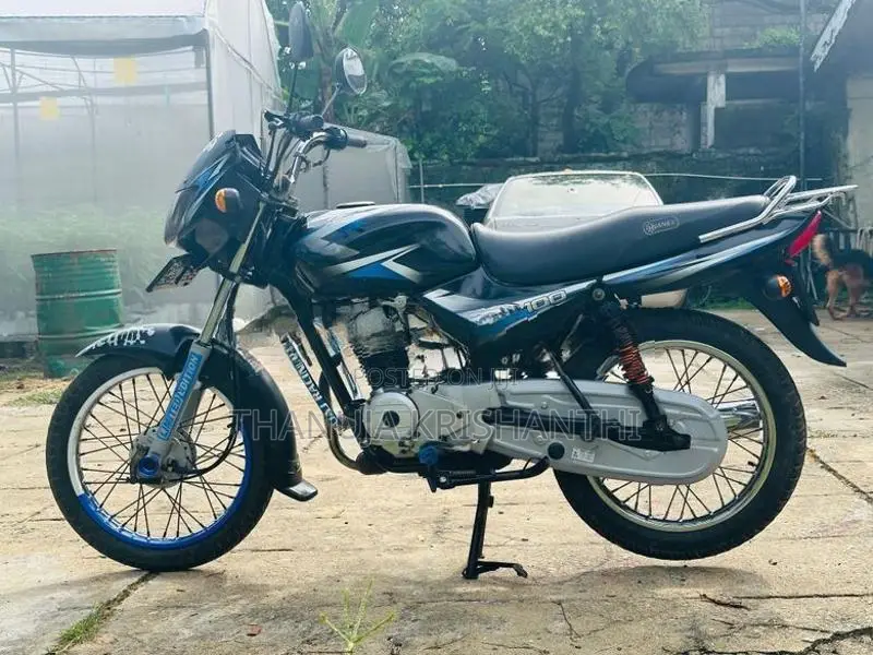 Bajaj CT100 2015