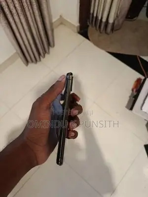 Apple iPhone X (Used)