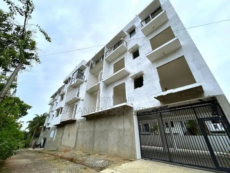 Apartment For Sale in Nittambuwa Gampaha