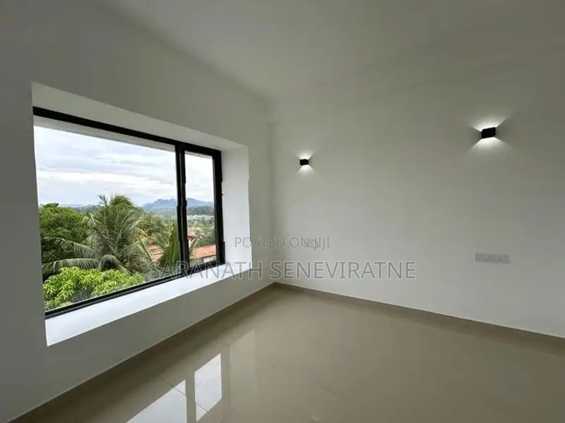 Apartment For Sale in Nittambuwa Gampaha