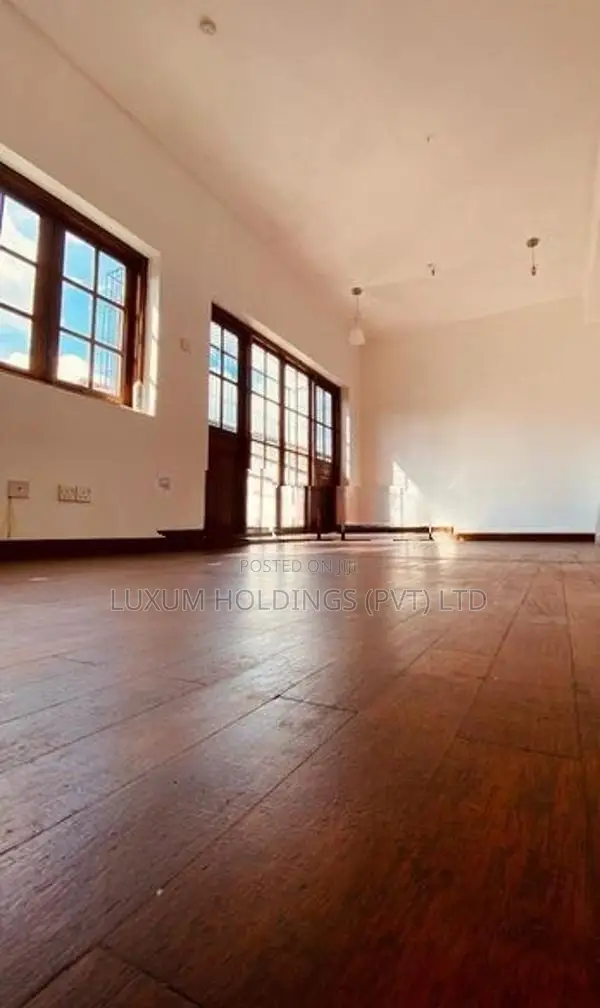 Spacious House For Rent In Castle Street Colombo 08 [ 1637C ]