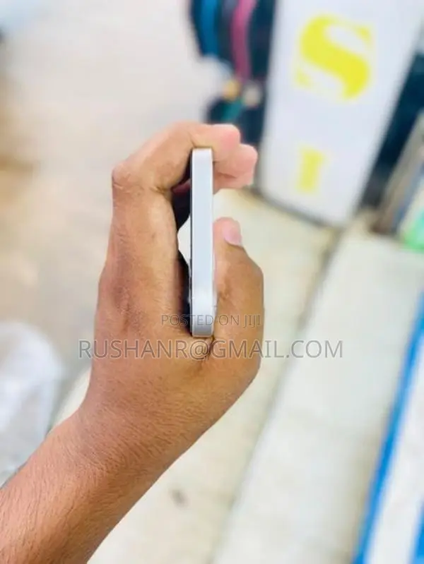 Apple iPhone 12 (Used)