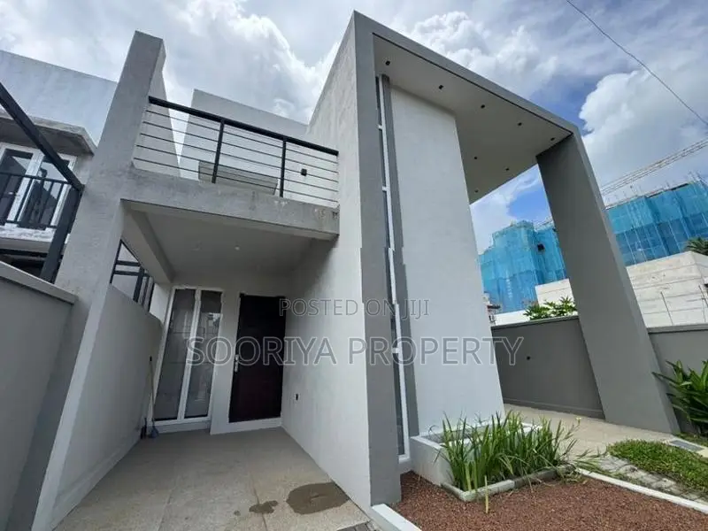 Gated Community Brand New House for Sale in Piliyandala