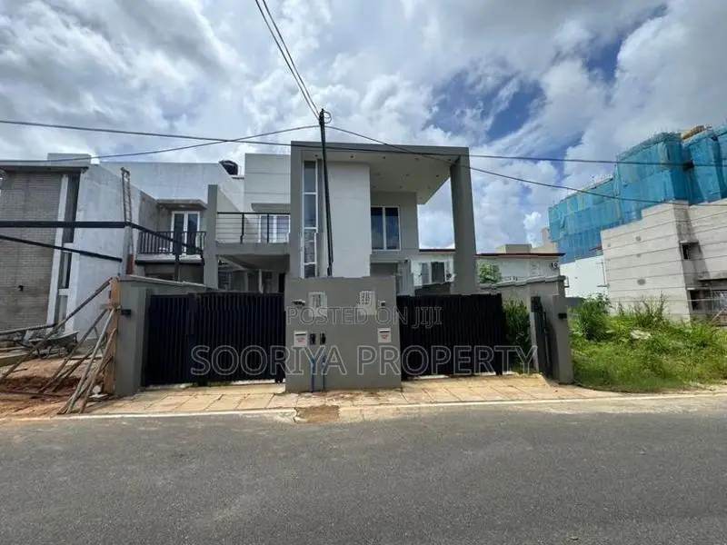 Gated Community Brand New House for Sale in Piliyandala