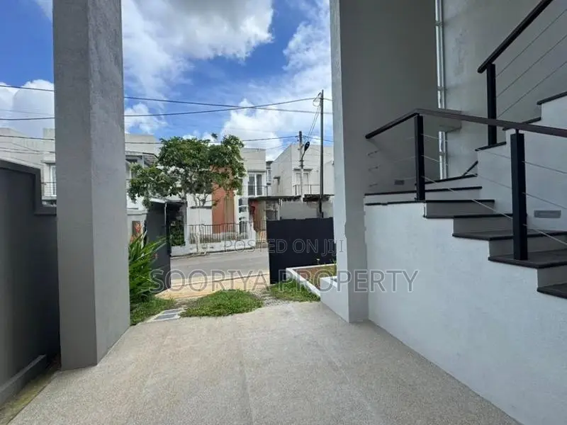 Gated Community Brand New House for Sale in Piliyandala