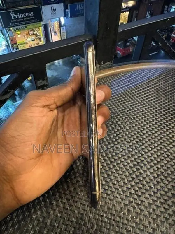 Apple iPhone 11 Pro (Used)