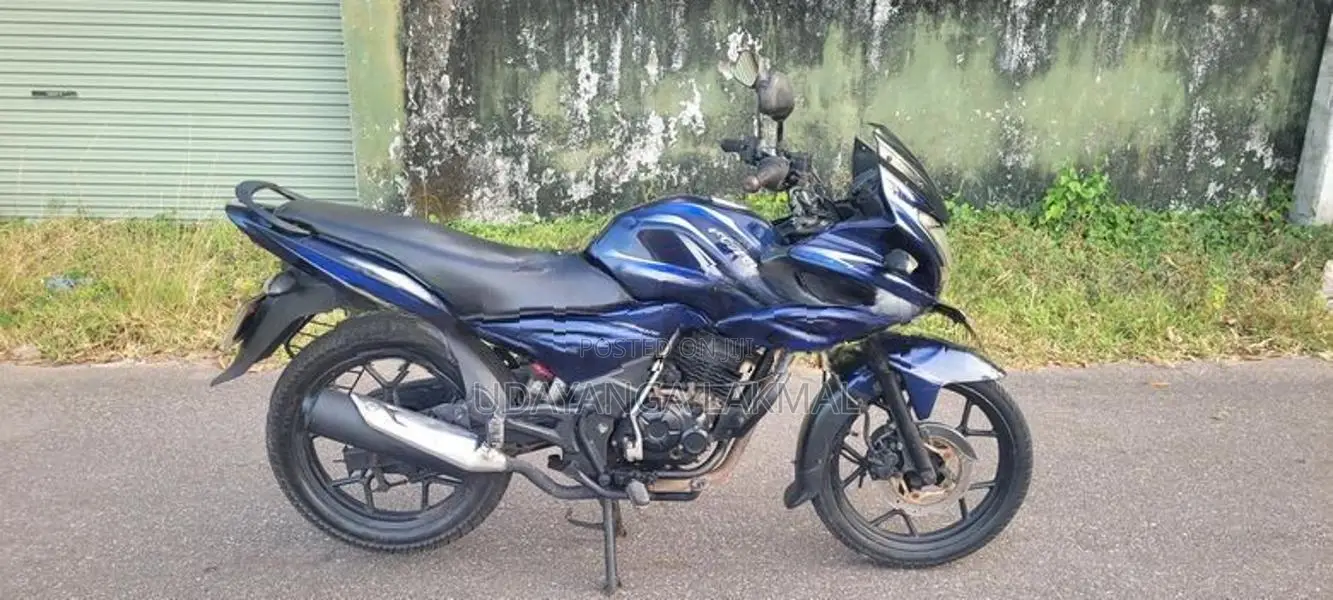 Bajaj Discover 150 2015