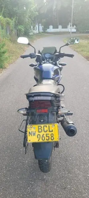 Bajaj Discover 150 2015