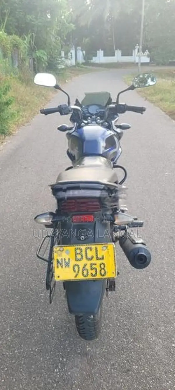 Bajaj Discover 150 2015