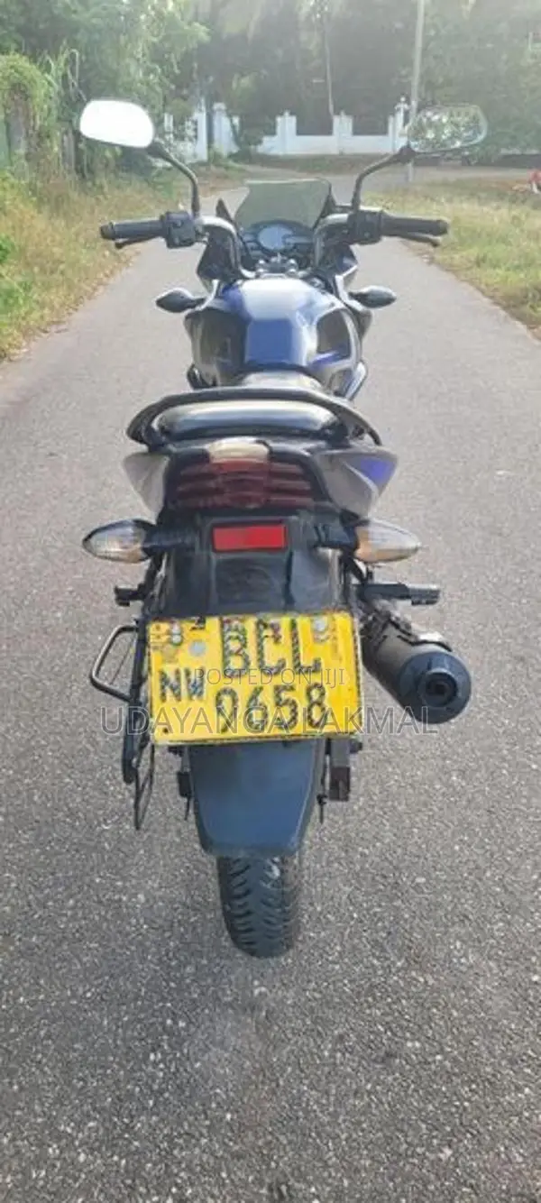 Bajaj Discover 150 2015