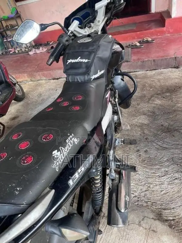 Bajaj Pulsar 135 2011