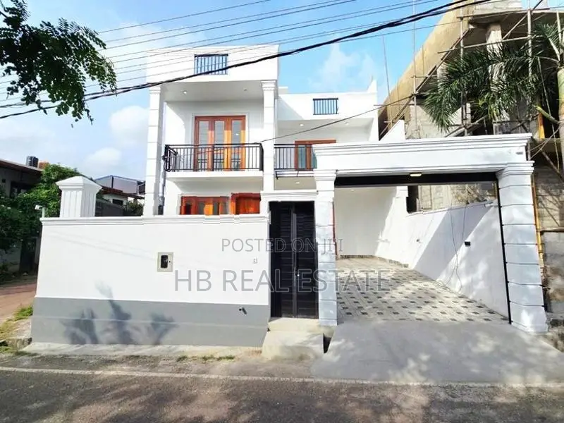 Newly Build Luxury Three Story House For Sale In Piliyandala