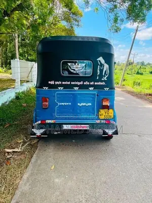 Bajaj RE Re205 2011