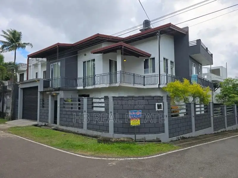 Almost Brand New Luxury Two Story House For Sale In Piliyandala
