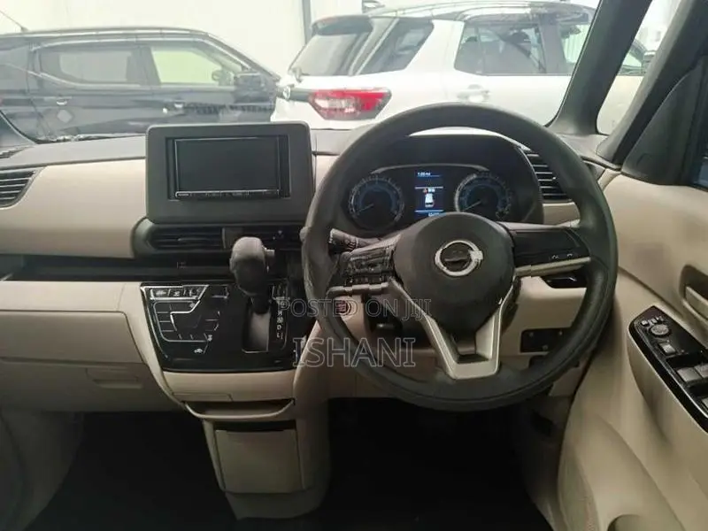 Nissan Roox 2024