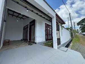 Kahathuduwa Near Highway Brand New House for Sale in Piliyandala