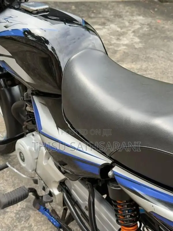 Bajaj CT100 2025