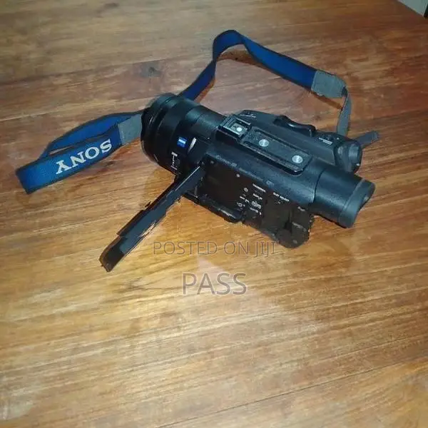 Sony PXW-X70 Professional XD Camera 4K - Digital Camcorder